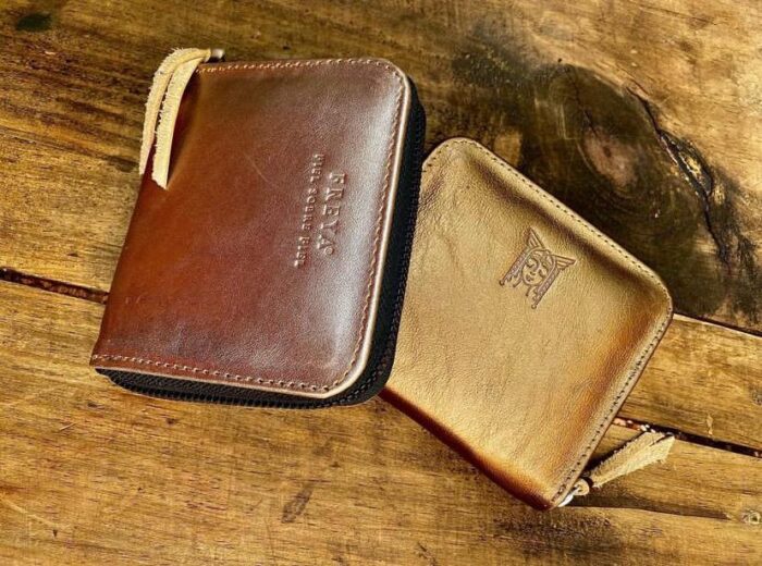 Cartera mini de cierre Freya